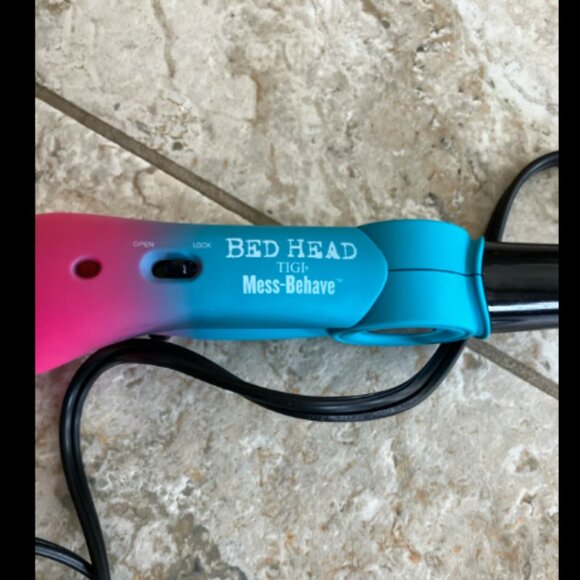 Bed Head by TIGI Mess-Behave Hot Tool - Picture 2 of 4